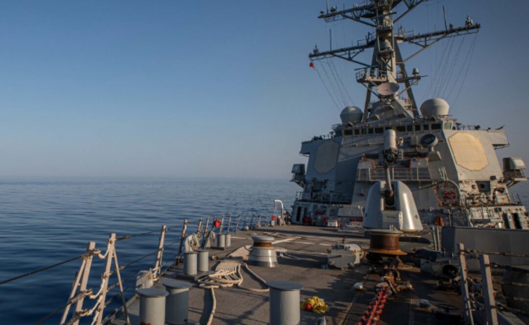 Buque destructor de misiles Arliegh Burke USS Carney. Foto: @CENTCOM