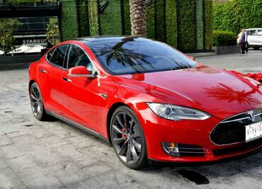 Comienzan la invasión de Tesla