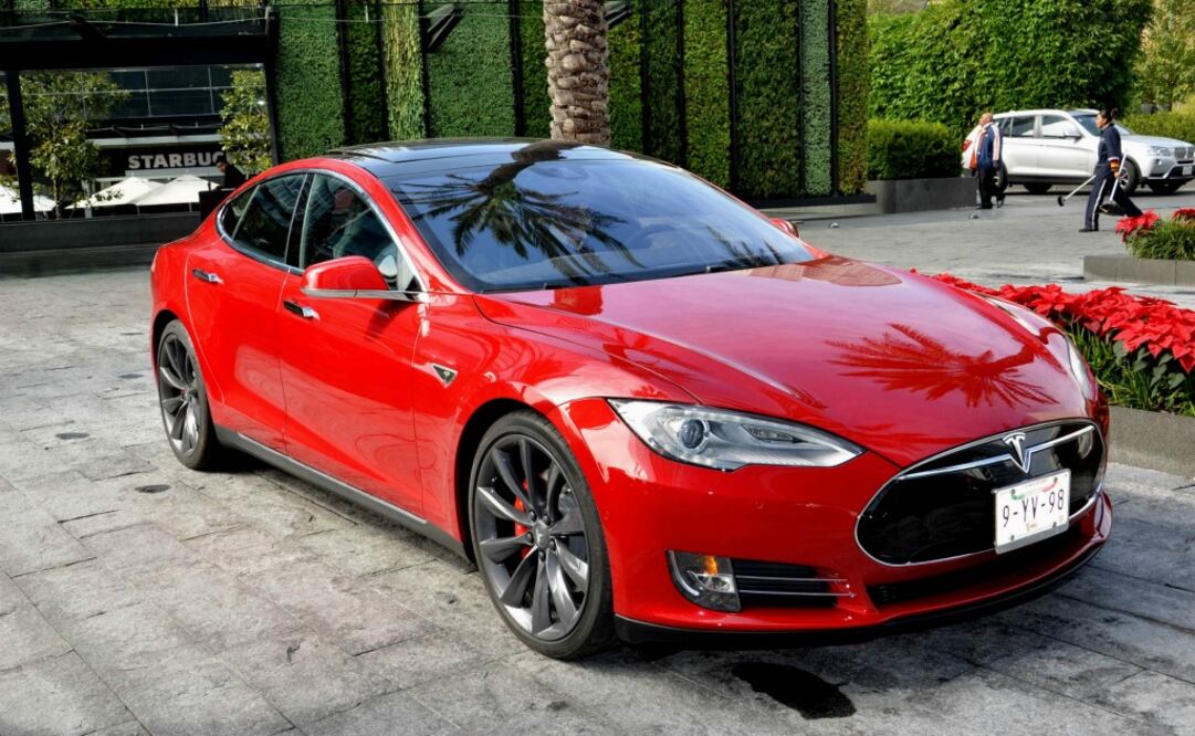 Comienzan la invasión de Tesla
