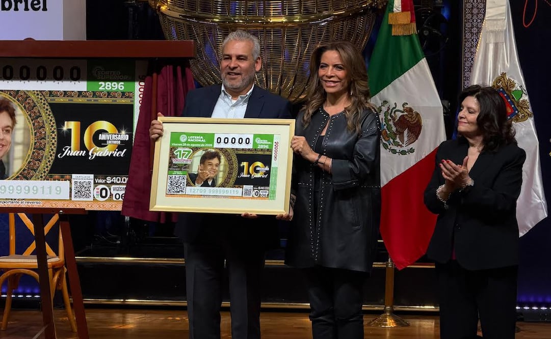 La develación del billete forma parte de los homenajes por los 10 años de la muerte del cantante. Foto: César González/ EL UNIVERSAL.