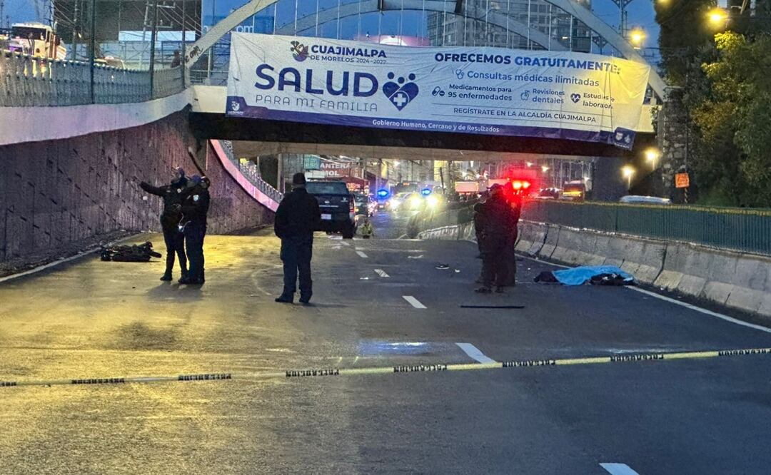 Pipa atropella y mata a motociclista; conductor huye en carretera México-Toluca. Foto: Especial