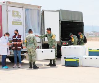 Llegan a Chiapas dosis para vacunar a maestros