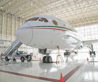 Puede la 4T vender o rifar avión si quiere