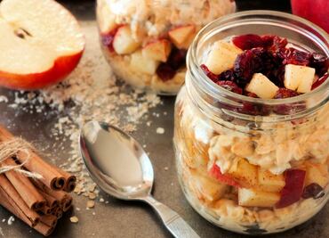 Prepara pudín de avena sencillo y rico para desayunar