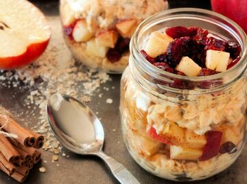 Prepara pudín de avena sencillo y rico para desayunar
