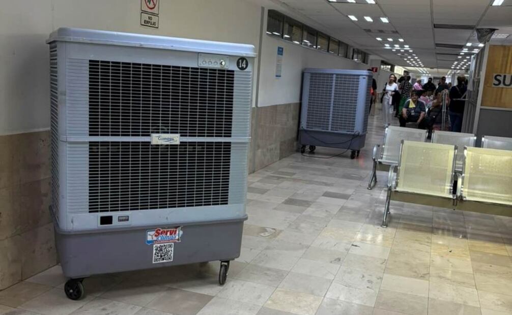 Trabajadores del ISSSTE endurecen protestas en Hermosillo; denuncian riesgo para pacientes y exigen nuevo hospital. Foto: Amalia Escobar / EL UNIVERSAL
