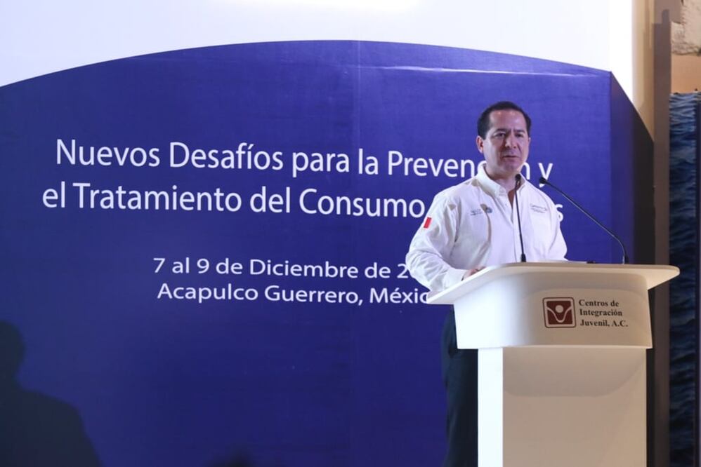 El comisionado Julio Sánchez habló del trabajo que realiza la Cofepris  en favor de una política farmacéutica responsable que garantice el acceso eficaz, oportuno y seguro de medicamentos para la población. Foto: Especial