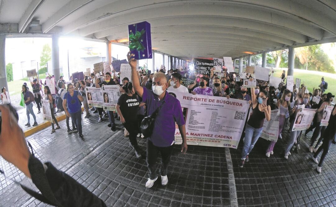 Familiares de Yolanda, acompañados por 80 mujeres, marcharon para exigir su aparición con vida y justicia para las víctimas de feminicidio. Foto: EMILIO VÁSQUEZ. EL UNIVERSAL