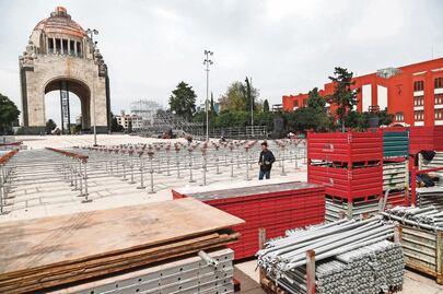 Inician instalación de la pista de hielo 