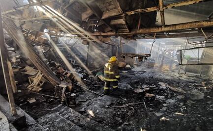 Un lesionado y daños en más de 100 locales, saldo de incendio en Central de Abasto de Oaxaca
