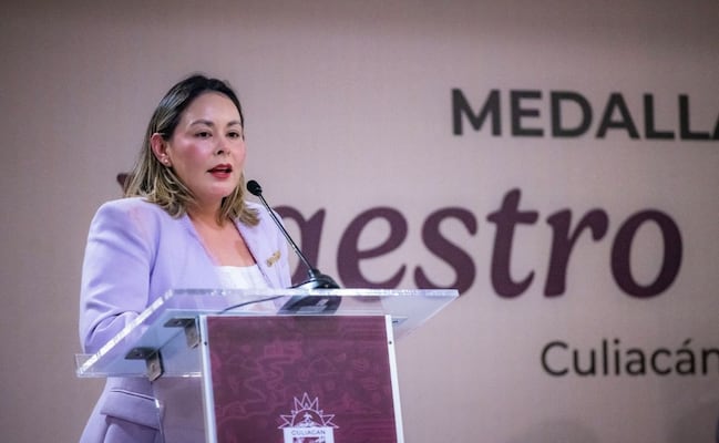 Tras capturas de Gerardo Mérida y Enrique Díaz, gobernadora interina de Sinaloa dice que es cuestión federal; "no he traído mi teléfono"