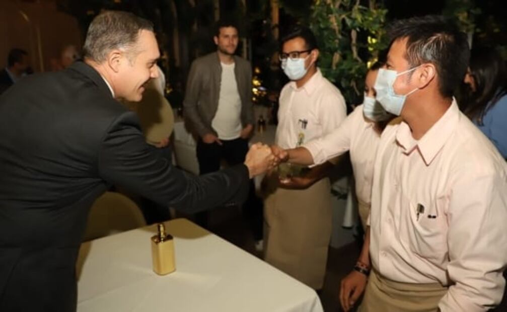 Inauguran plaza "Ikon Bosques" en Cuajimalpa 