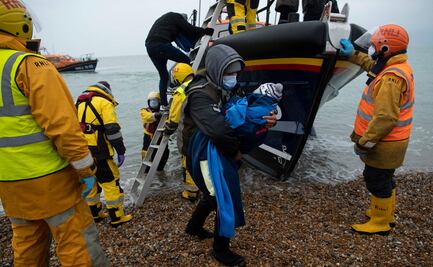"No seremos cementerio de migrantes", dice Macron tras naufragio en Francia