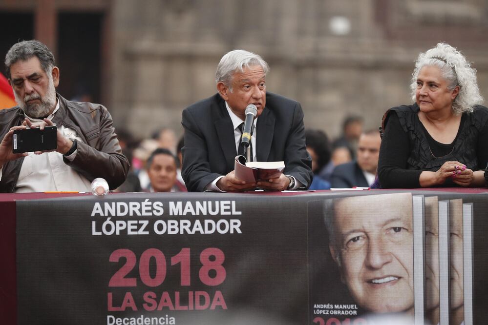 López Obrador presentó ayer su nuevo libro, en el cual delinea su proyecto de nación en caso de ganar la presidencia. (FOTO: Yadín Xolalpa /EL UNIVERSAL)