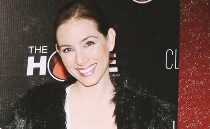 Claudia Lizaldi defiende la lactancia con el ejemplo