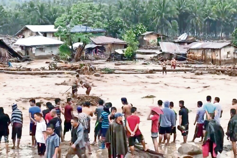 Tormenta Trami deja más de 80 muertos en Filipinas. Foto: AP