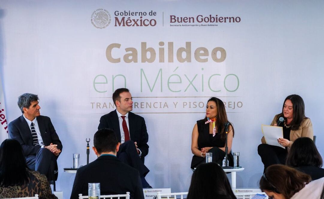 La secretaria Anticorrupción y Buen Gobierno, Raquel Buenrostro, puso a debate la regulación del cabildeo en México este martes 25 de noviembre de 2025. Foto: Especial