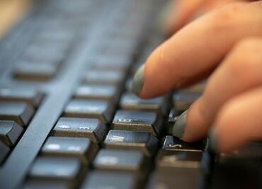 Economía se compromete a resolver trámites rezagados vía Ventanilla Única para Inversionistas