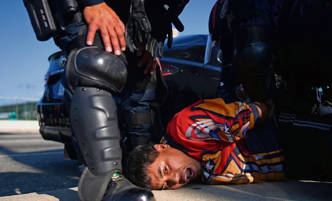 Reportan migrantes mexicanos detenidos en Florida. Foto: Eric Thayer / AP