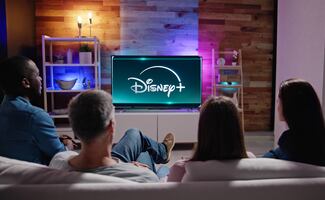 Usuarios reportan caída de Disney+