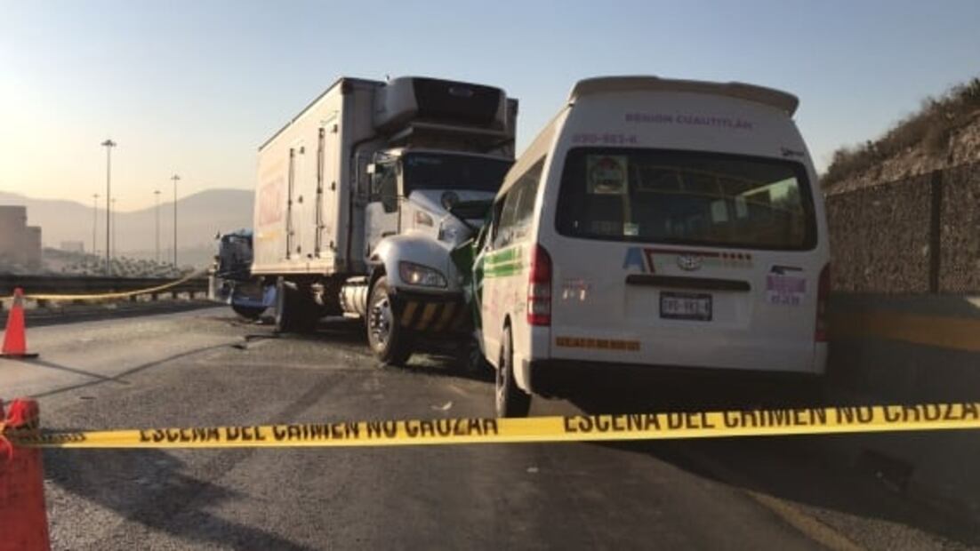 Camión del Oxxo y combi chocan en la autopista Chamapa-Lechería; reportan un muerto: FOTOS y VIDEO