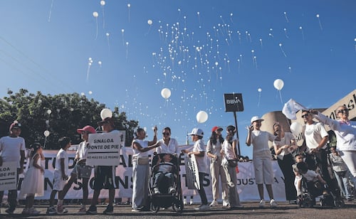 “Queremos vivir en paz”, claman durante marcha miles de sinaloenses