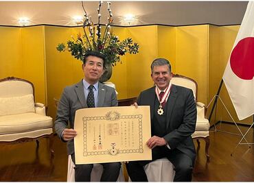 Japón condecora a Ricardo Sheffield con la Orden del Sol Naciente, ¿por qué?