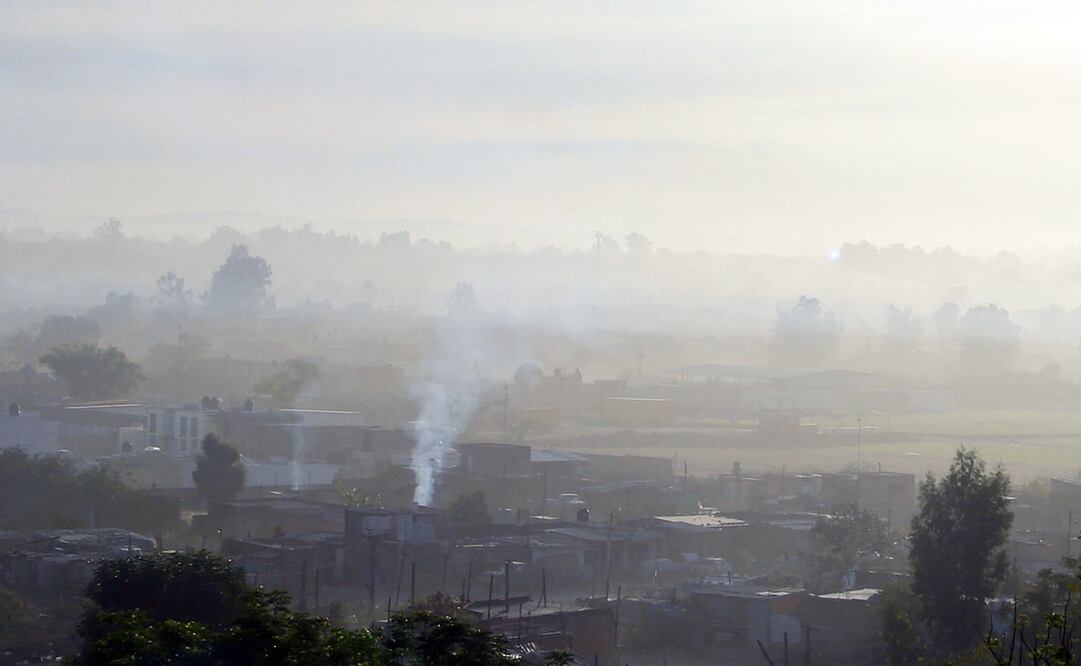Contingencia ambiental en Guadalajara, 2009. Desde 1982, la entonces Secretaría de Salubridad y Asistencia estableció criterios para evaluar la calidad del aire, tomando medidas de gases contaminantes, ozono y partículas suspendidas. Foto: Mae López/EL UNIVERSAL.