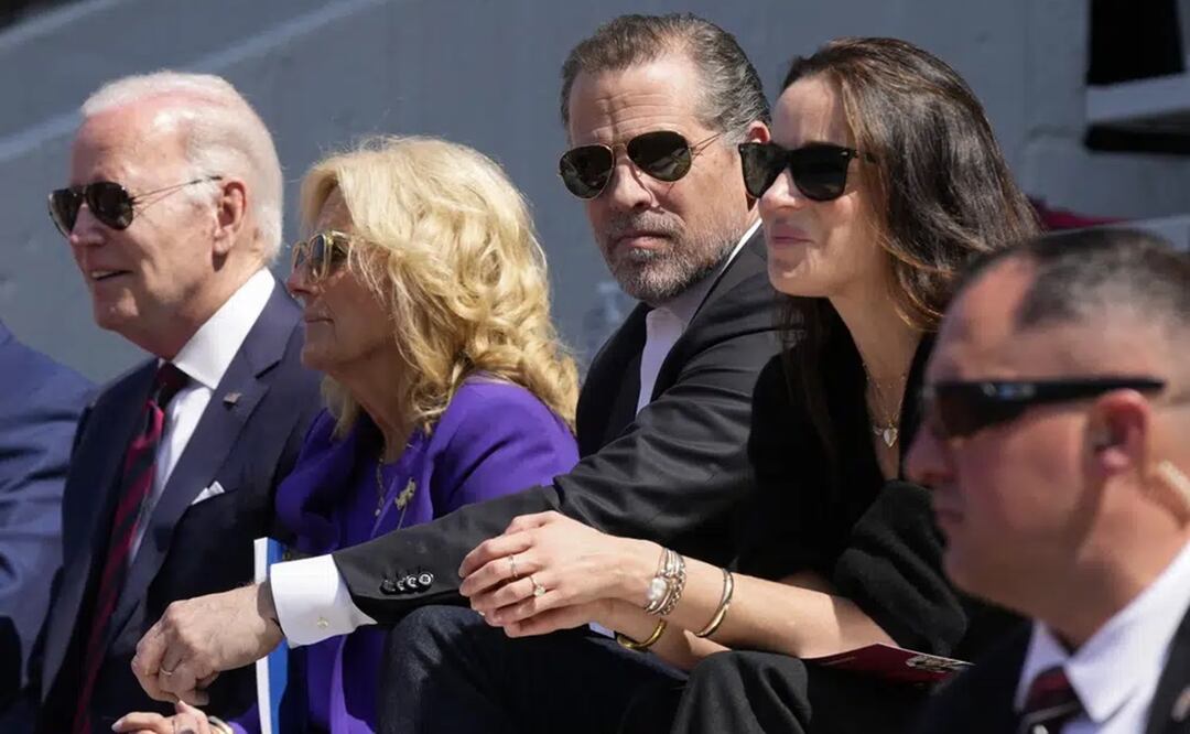 El presidente Joe Biden asiste a la ceremonia de graduación de su nieta Maisy Biden con la primera dama Jill Biden y los niños Hunter Biden y Ashley Biden en la Universidad de Pensilvania en Filadelfia. Foto: AP