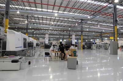 Economía desacelera en febrero, reporta el Inegi 