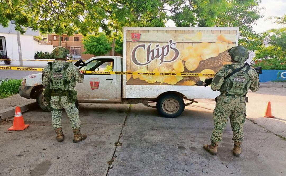 Elementos del Ejército localizaron, en el fraccionamiento Colinas de San Miguel, una camioneta de reparto de botanas, que había sido robada. Foto: Especial