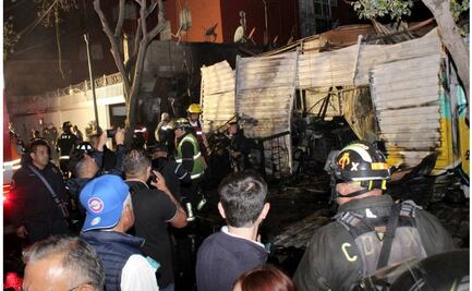 Sandra Cuevas ofrece apoyo en servicios funerarios tras incendio en Buenavista