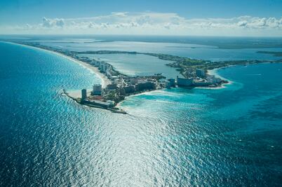 Lanzan vuelos de bajo costo de Colombia a México