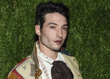 Pareja solicita desestimar orden de restricción contra el actor Ezra Miller
