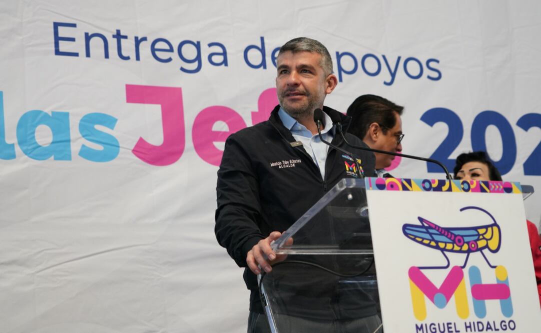 Mauricio Tabe entrega apoyos económicos para madres de familia (14/11/2024). Foto: Especial