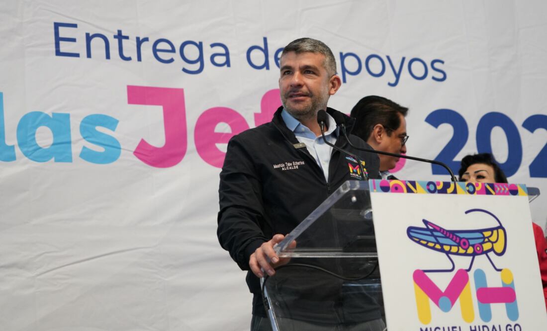 Mauricio Tabe entrega apoyos económicos para madres de familia (14/11/2024). Foto: Especial