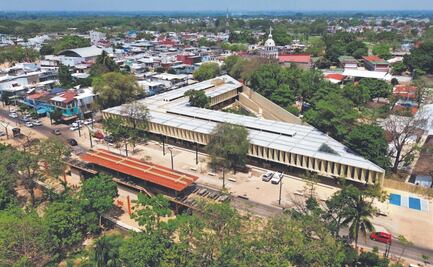 Entregan mercado fallido y sin servicios