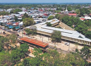 Entregan mercado fallido y sin servicios