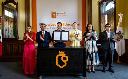 Samuel García firma nueva Ley de Educación para Nuevo León; la califica como un referente nacional