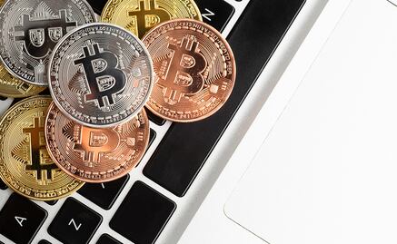 Bitcóin sigue al alza e imparable; ahora roza los 104 mil dólares