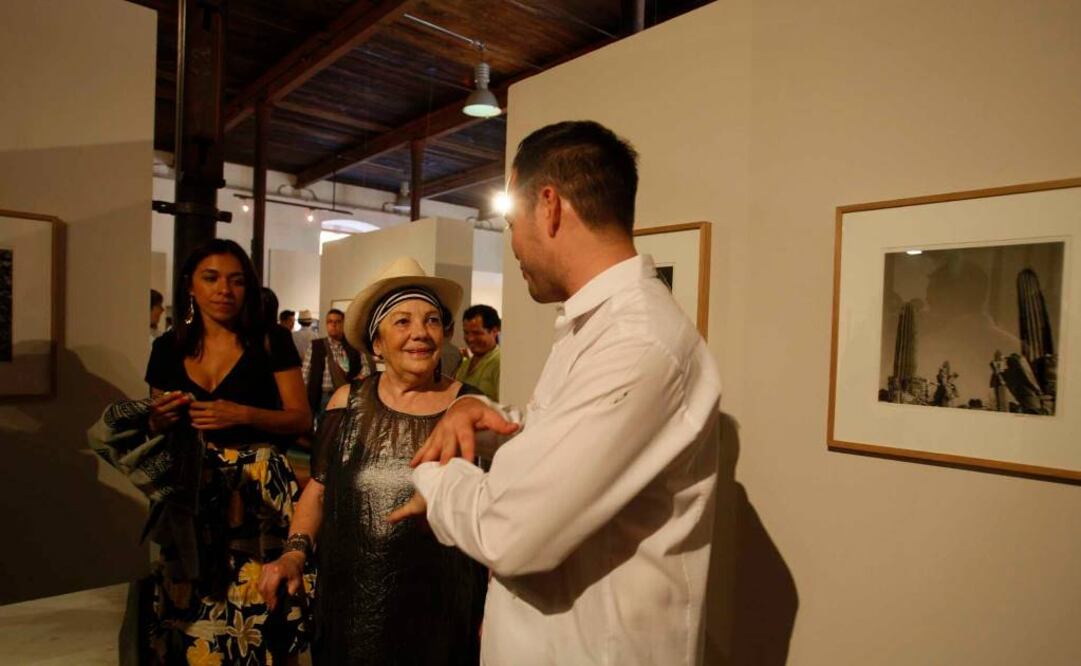 Graciela Iturbide recibe homenaje en Feria del Libro de Oaxaca