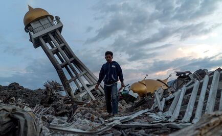 ​Van mil 424 muertos por sismo en Indonesia; llega ayuda internacional