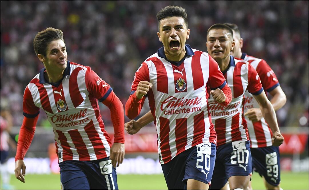 Fernando Beltrán festeja su gol ante Necaxa