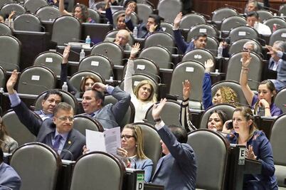 Van contra fuero de gobernadores