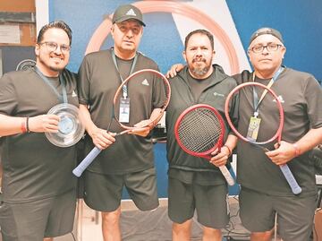 Los encordadores son los “magos de las cuerdas” en el Abierto Mexicano de Tenis