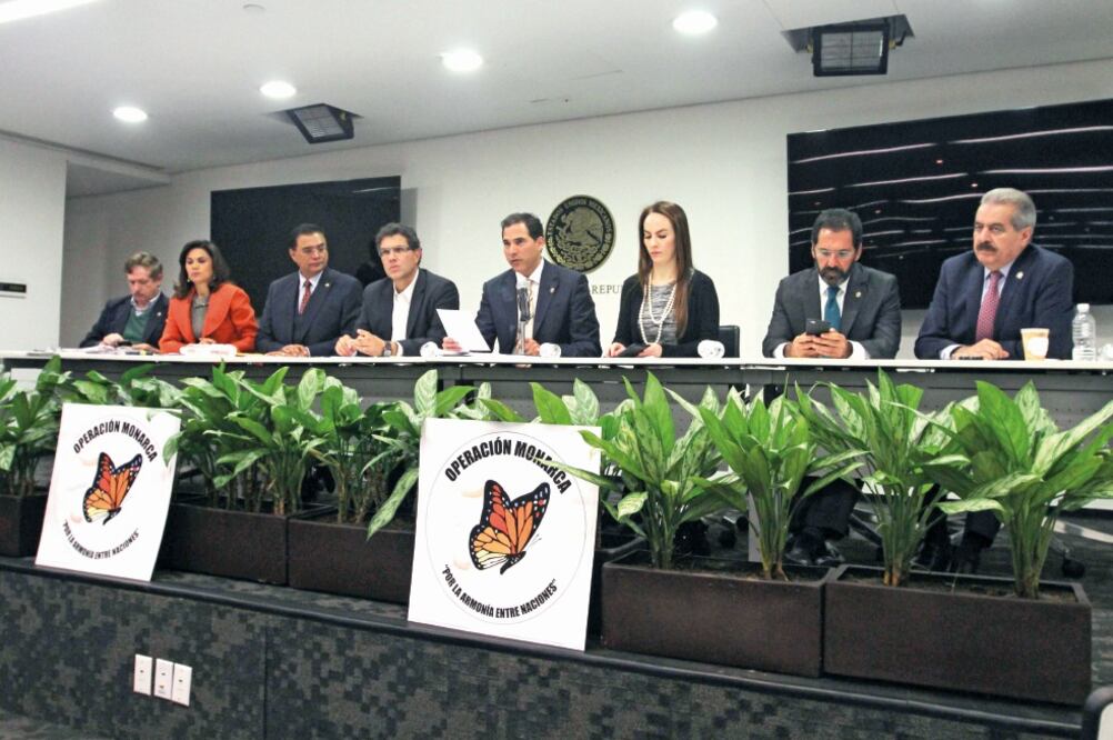 Senadores de distintos partidos y comisiones impulsan la Operación Monarca, la cual incluye la promoción de un paquete de reformas legales, en las que figura la revalidación de estudios en México. (GERMÁN GARCÍA. EL UNIVERSAL)