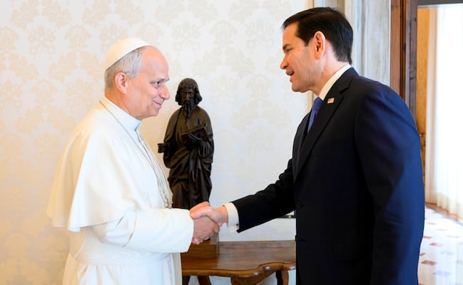 Rubio reitera su "compromiso" por la paz en visita al Vaticano; papa León XIV pide que se "haga con la verdad"