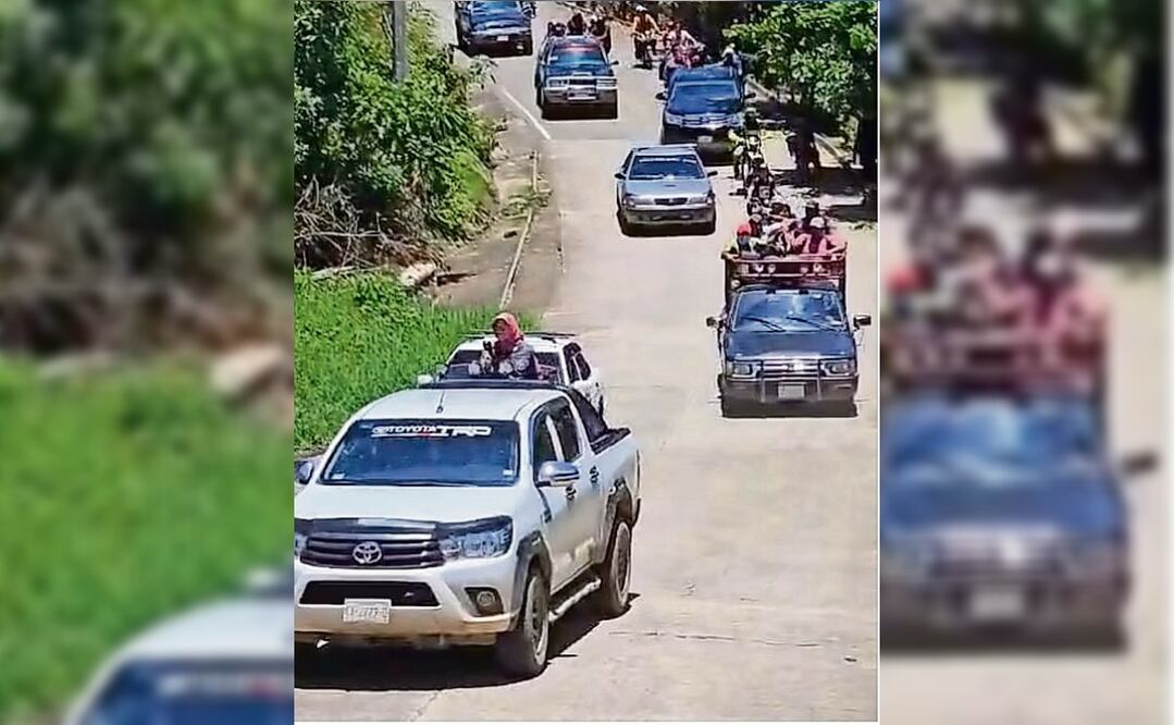 Campesinos ingresaron a Chicomuselo en vehículos y motocicletas. Foto: Especial