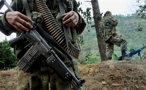 Ataque con dron en Colombia deja un militar muerto y 3 más heridos; lo atribuyen a una disidencia de las FARC