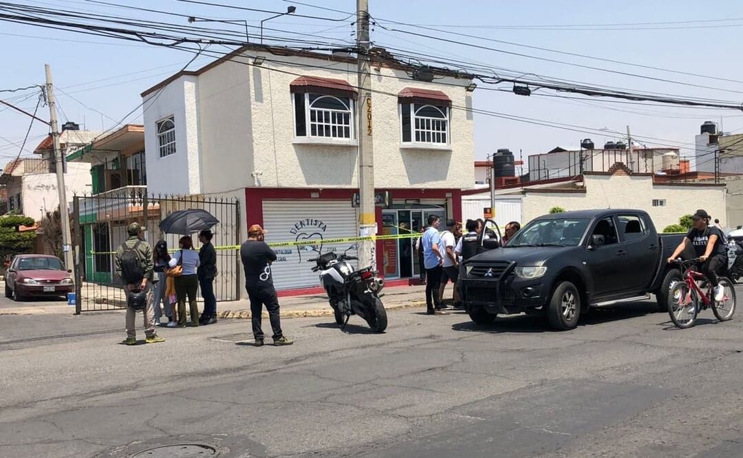 Sin robarse la camioneta, los presuntos delincuentes huyeron. Foto: Isidro Corro. EL UNIVERSAL